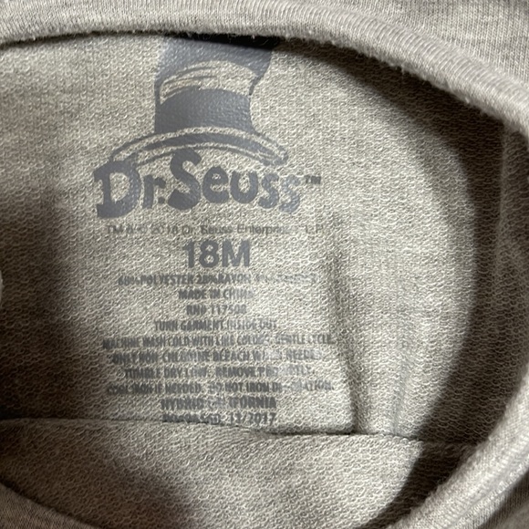 Dr Seuss lightweight sweatshirt/ heavy t shirt. Size 18 months - Picture 2 of 2